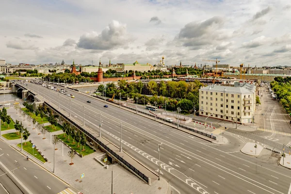 Nowe Obszary Mieszkalne Moskwy Wielokondygnacyjnym Budynkami Uliczkami — Zdjęcie stockowe