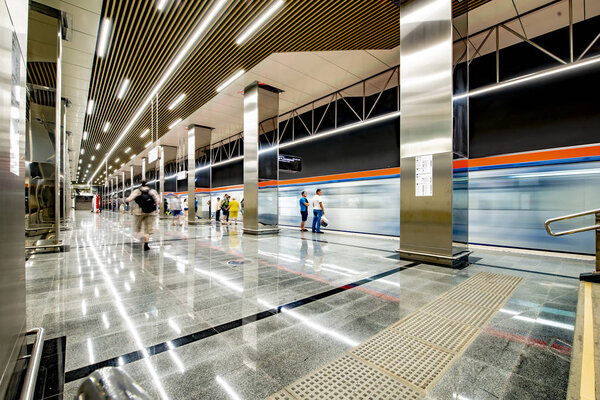 МОСКВА / РОССИЯ - 21 июля 2019 года Новые станции московского метро. открыт в прошлом году в стиле модерн
