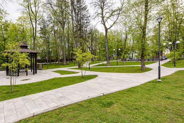 Spring Park Stone Walkways Benches — Stock Photo, Image