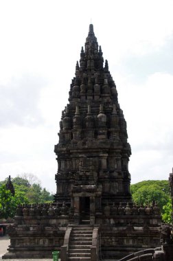 Endonezya 'da Java adasında Yogyakarta yakınlarındaki Prambanan Tapınağı