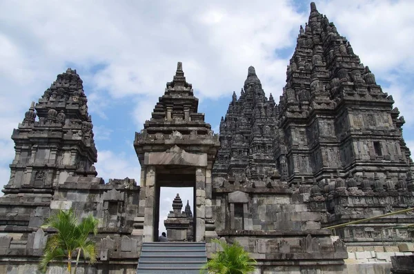 Endonezya Java Adasında Yogyakarta Yakınlarındaki Prambanan Tapınağı — Stok fotoğraf