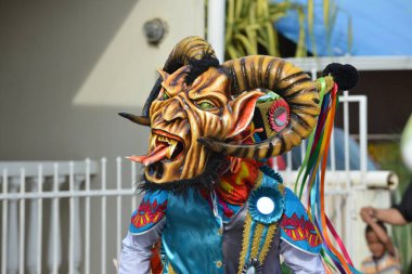  Los Santos, Panama, Haziran 2017: Diablicos veya Los Santos, Panama Corpus Christi kutluyor sokaklarında dans Devils