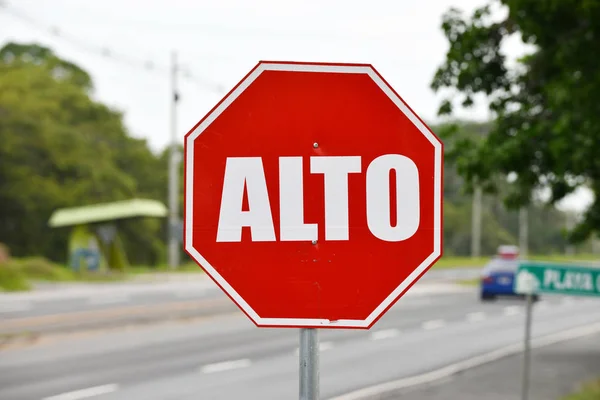 Close Stop Sign Spanish Intersection — Stock Photo, Image