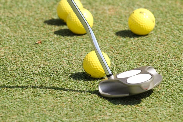 Praktijk Golfballen Een Putter — Stockfoto