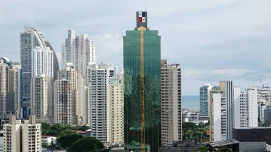 Panama City-Panama-Aralık 8, 2016: Panama City modern manzarası ile onun yüksek artış görünümünü şehir merkezinin kalbinde kuleleri.                        