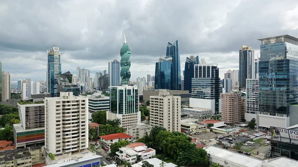  Panama City-Panama-Aralık 8, 2016: Panama City modern manzarası ile onun yüksek artış görünümünü şehir merkezinin kalbinde kuleleri.     