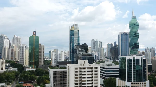  Panama City-Panama-Aralık 8, 2016: Panama City modern manzarası ile onun yüksek artış görünümünü şehir merkezinin kalbinde kuleleri.     