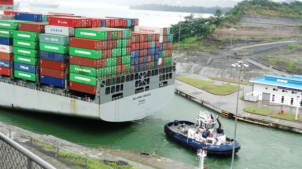 Agua Clara Lock Colon Panama Canal Dec 2016 Tug Boat — Stock Photo, Image