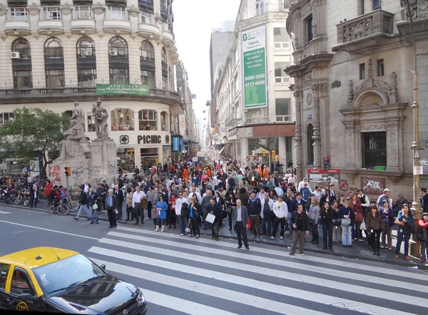 Buenos Aires, Arjantin-Eylül 8, 2011: Buenos Aires Arjantin en kalabalık şehri ve başkentidir. Şehrin Haliç Ro de la Plata Batı kıyısında yer alır.                            