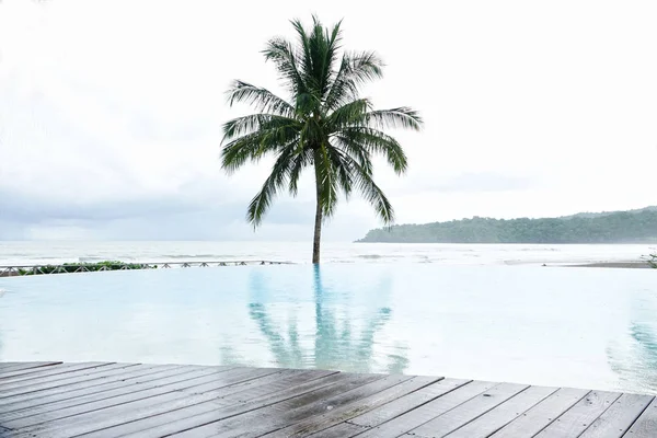 Vista Uma Piscina Vazia Com Vista Para Mar Resort Panamá — Fotografia de Stock