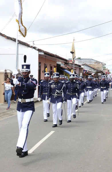 Los Santos-Panama, 2017: öğrenciler Kasım kutlama 10 sırasında Los Santos yürüyen Panama polis gücünün