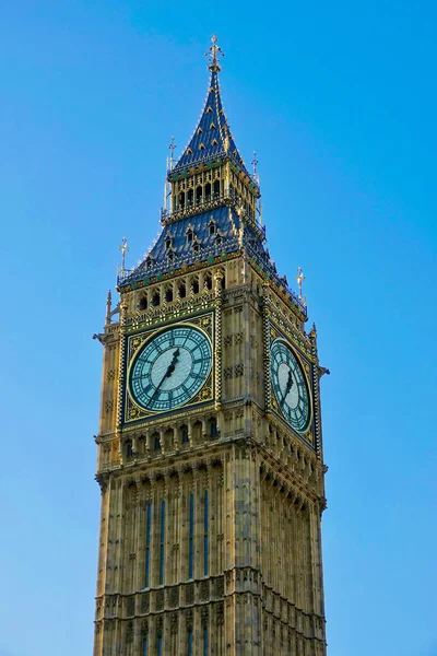 Saat Kulesi ve Big Ben, Westminster, Londra, kapatın