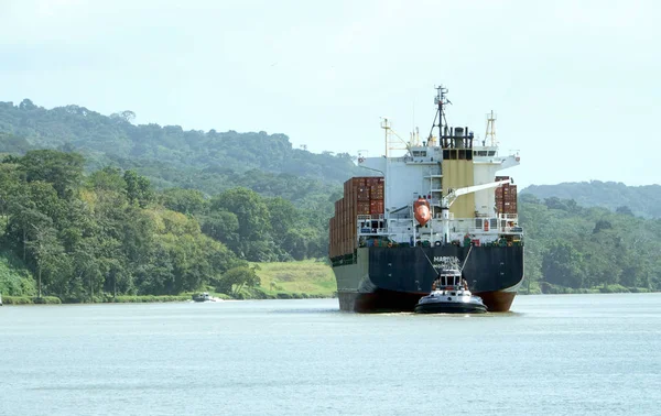 パナマ運河 パナマ 2017 パナマ運河は 大きな貨物船を処理するための能力を増加しています — ストック写真