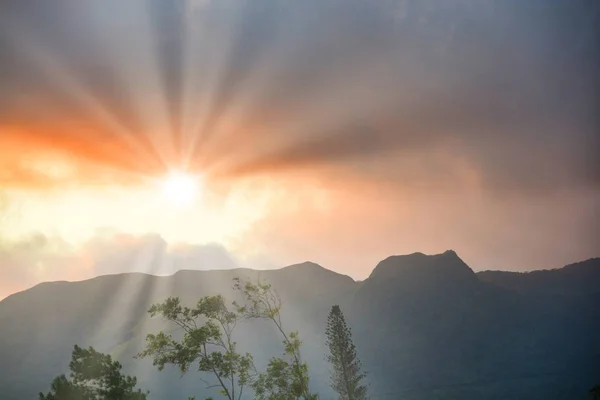 Sunset Mountain Rnage Sunrays Shining — Stock Photo, Image