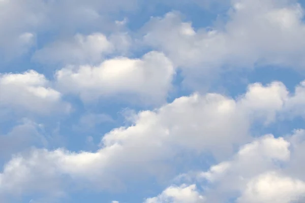 Primer Plano Una Hermosa Formación Nubes Con Manchas Azules Blancas — Foto de Stock