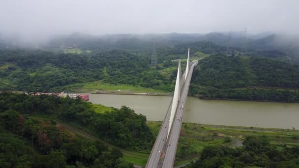 Luftaufnahme Der Jahrhundertbrücke Über Den Panamakanal Mit Blick Auf Die — Stockvideo