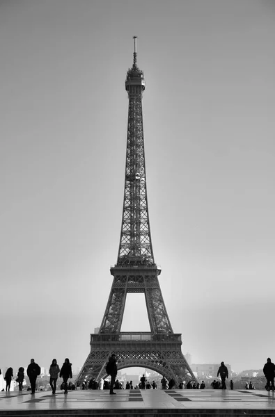 Torre Eiffel forma colina Tocadero — Foto de Stock