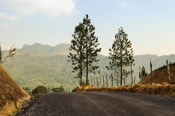 Vista de uma estrada de montanha na parte central do Panamá — Fotografia de Stock