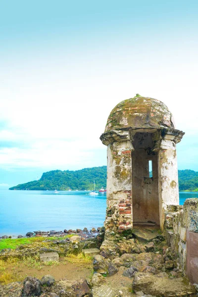 View of a guard house in a colonial spanish fort in Portobelo, P — Stock Photo, Image