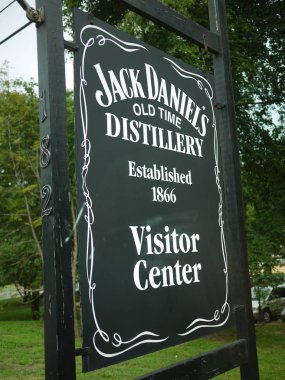 Jack Daniels damıtma fabrikasında imzaat