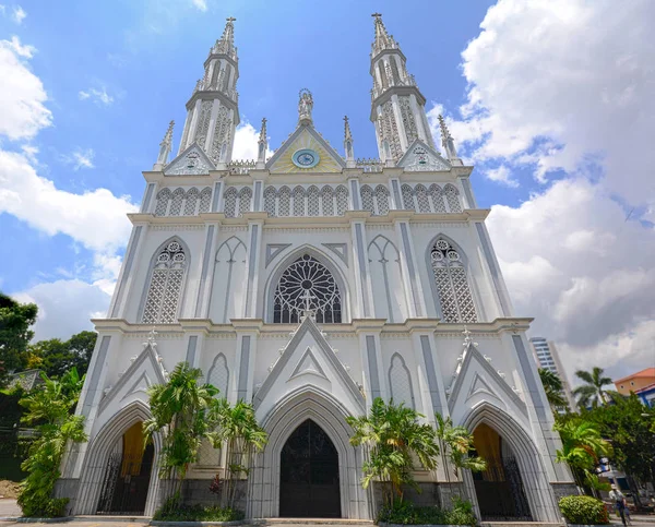 Vue frontale de l "église Notre-Dame du Mont Carmen — Photo