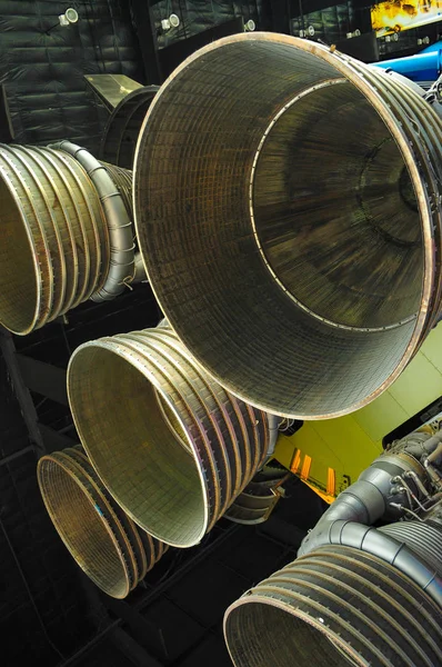 Motori a razzo presso il U.S. Space & Rocket Center di Huntsville , — Foto Stock