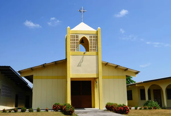 Kleine katholieke kapel op het platteland van Panama — Stockfoto