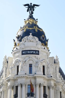 Madrid,İspanya 19 Şubat 2019:Metropolis Binası veya Edificio Metrpolis, İspanya'nın Madrid kentinde Calle de Alcal ve Gran Va'nın köşesinde yer alan bir ofis binasıdır..   