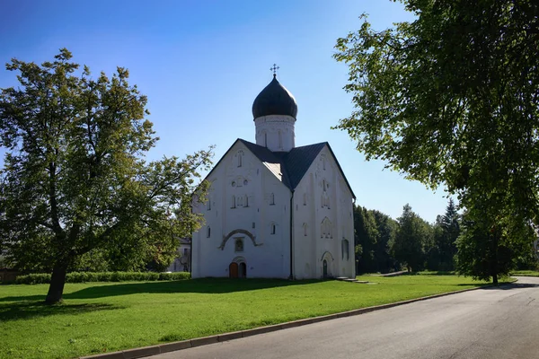 화창한 노브고로드에서 Ilyin 거리에는 변형의 교회의 — 스톡 사진