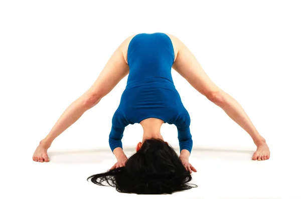 Belle Femme Bonne Santé Pratique Yoga Dans Corps Turquoise Isolé — Photo