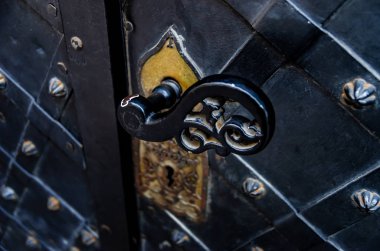 Monogramlı güzel antika siyah dövme kapı kolu 