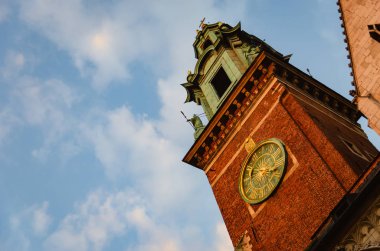 Kale kulesinde antik saat. 