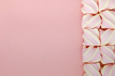 Yaratıcı renkli pembe marshmallows arka plan. Flatley gelen 