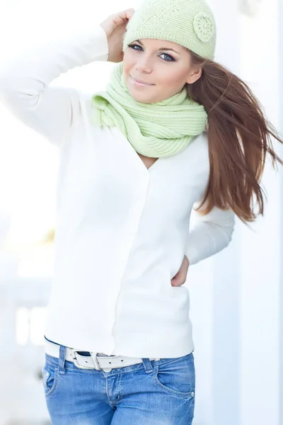 Beautiful autumn woman in a hat. — Stock Photo, Image