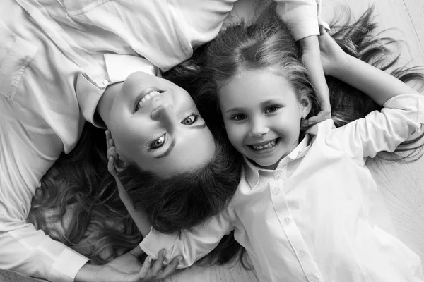 Mother child black white. Woman with child black and white photo. — Stock Photo, Image