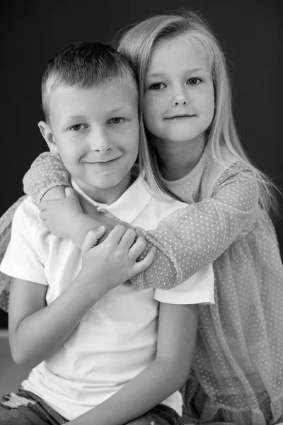 Little boy and little girl. Brother and sister. — Stock Photo, Image