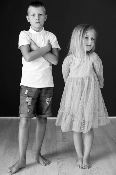 Little boy and little girl. Brother and sister. — Stock Photo, Image