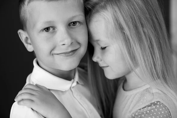 Little boy and little girl. Brother and sister. — Stock Photo, Image