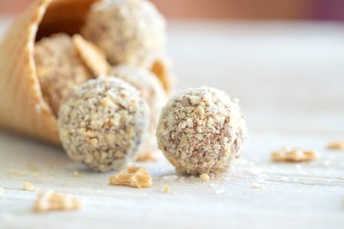 Sütlü çikolata şekeri. El yapımı tatlılık. 