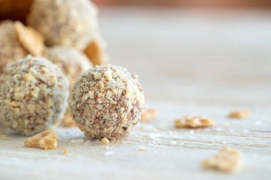 Sütlü çikolata şekeri. El yapımı tatlılık. 