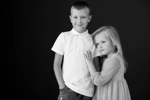 Little boy and little girl. Brother and sister. — Stock Photo, Image