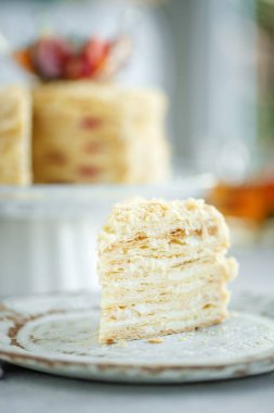 Napolyon keki. Böğürtlenli güzel pasta, klasik pastalar.. 