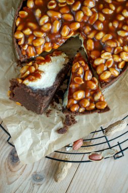 Peynirli kek. Cevizli yumuşak süzme peynirli kek.. 