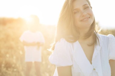 Doğasında çocuğu olan güzel bir kadın.. 