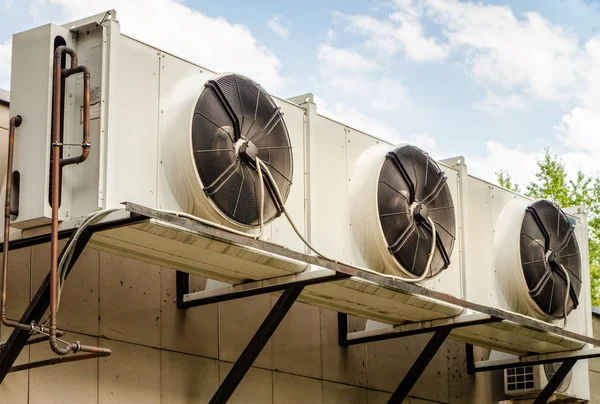 Kompresor Klimatyzatory Przemysłowe Montowane Ścianie — Zdjęcie stockowe