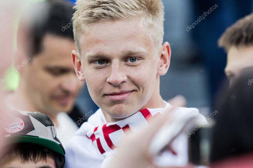 Kiev, Ucrania 19 de mayo de 2018 Alexander Zinchenko antes del inicio del partido. Liga
