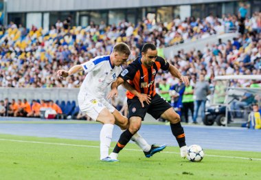 Kiev, Ukrayna - 03 Ağustos 2018 Ismaili topu kontrol eder. Ukrayna Premier Ligi maç Dinamo Kiev Shakhtar Donetsk Dinamo Kiev Stadyumu'nda.
