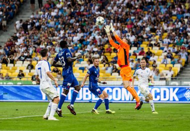 Kiev, Ukrayna - 14 Ağustos 2018 oyuncular eylem sırasında Uefa Şampiyonlar Ligi maç Dinamo Kiev Slavia Prag Kiev, Ukrayna Milli Güvenlik Olimpiyat Stadyumu'nda.