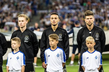 Kiev, Ukrayna - 24 Ağustos 2018 oyuncular Ajax başlamadan önce Uefa Şampiyonlar Ligi maç Dinamo Kiev Afc Ajax Kiev, Ukrayna Milli Güvenlik Olimpiyat Stadyumu'nda.
