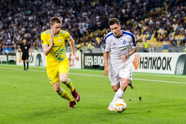 Kiev, Ukrayna - 20 Eylül 2018 oyuncular eylem sırasında Uefa Avrupa Ligi maç Dinamo Kiev Astana Kiev, Ukrayna Milli Güvenlik Olimpiyat Stadyumu'nda.